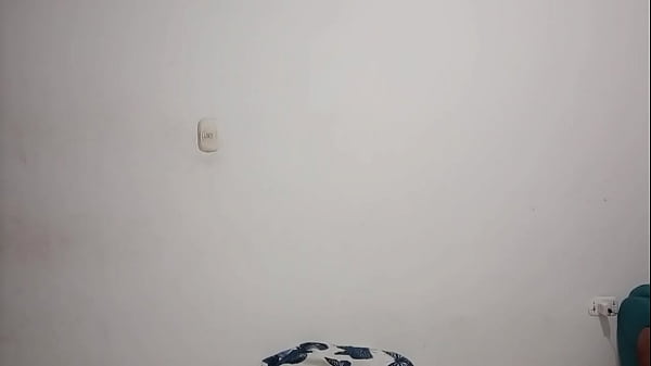 Me invita a su casa y me pone hacerle un masaje en su lindo cuerpo